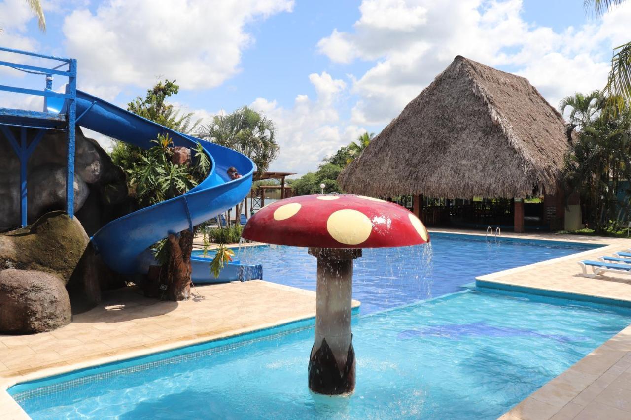 Hotel Mansion Del Rio Rio Dulce Luaran gambar